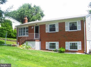5016 Linfield Dr, Woodbridge, VA 22193