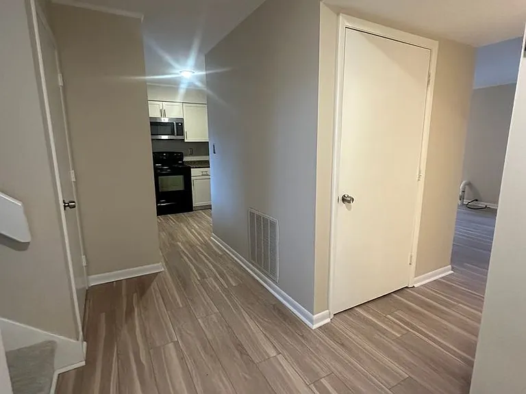 329 Shenandoah Cir — Photo 8