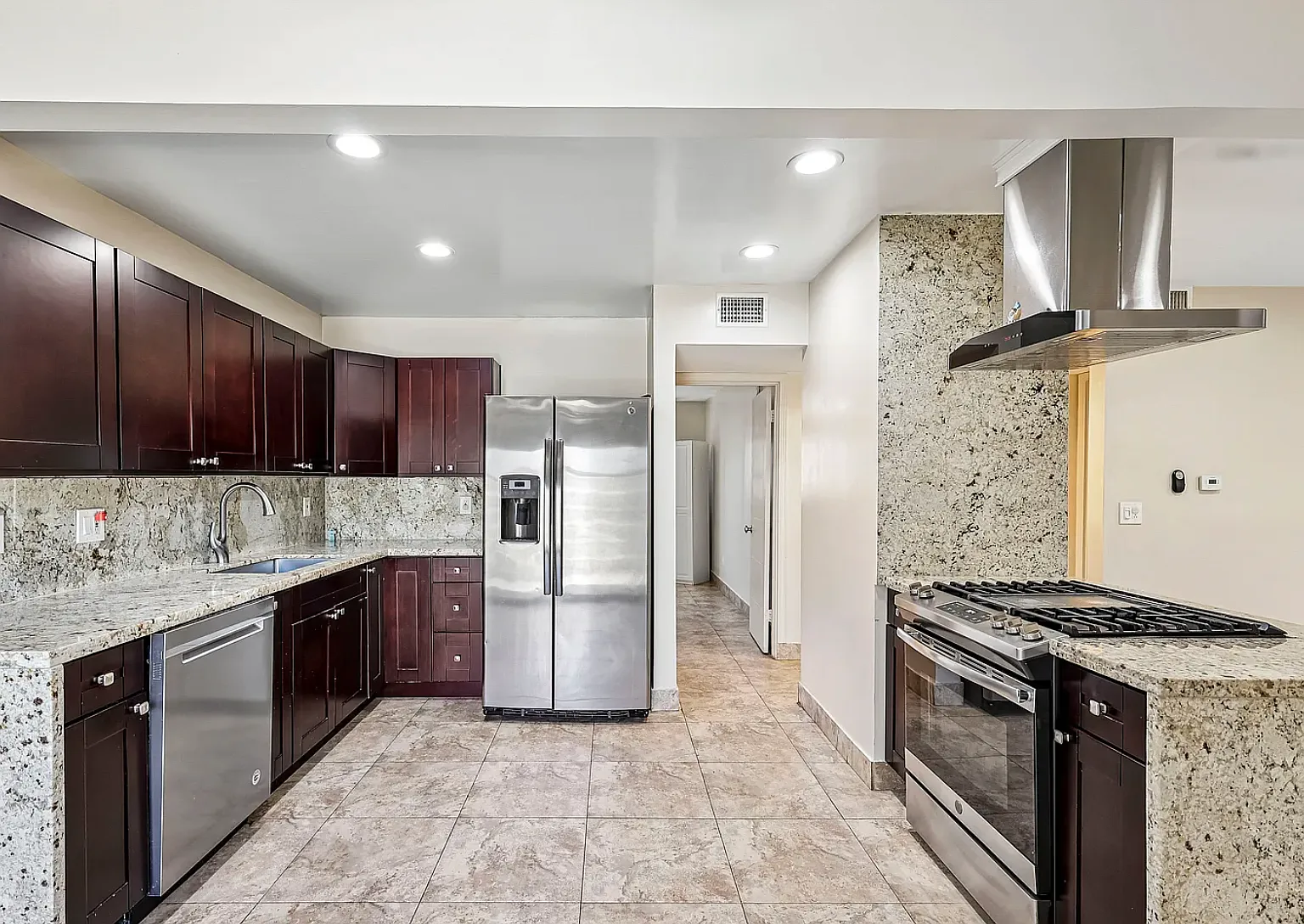 2 bed, 1088 sqft, $2,750 — Photo 3