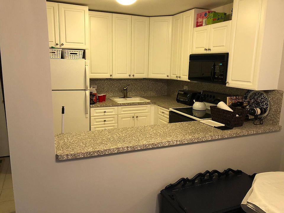 2nd image of 1555 N Sandburg Ter APT 617