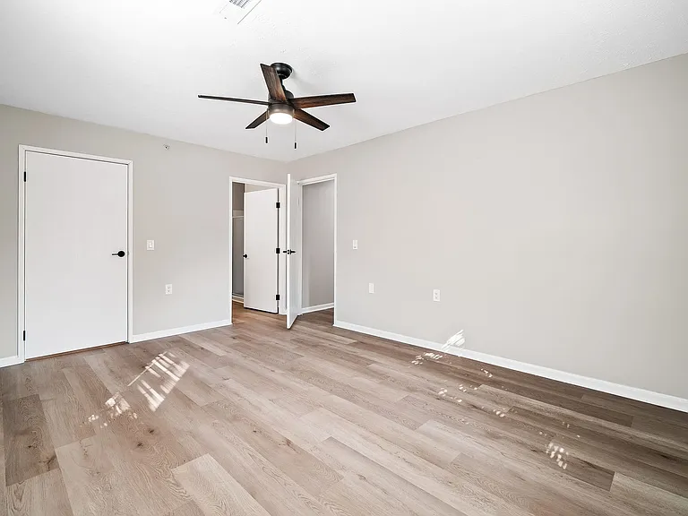 Cherry Tree Village Apartments — Photo 233