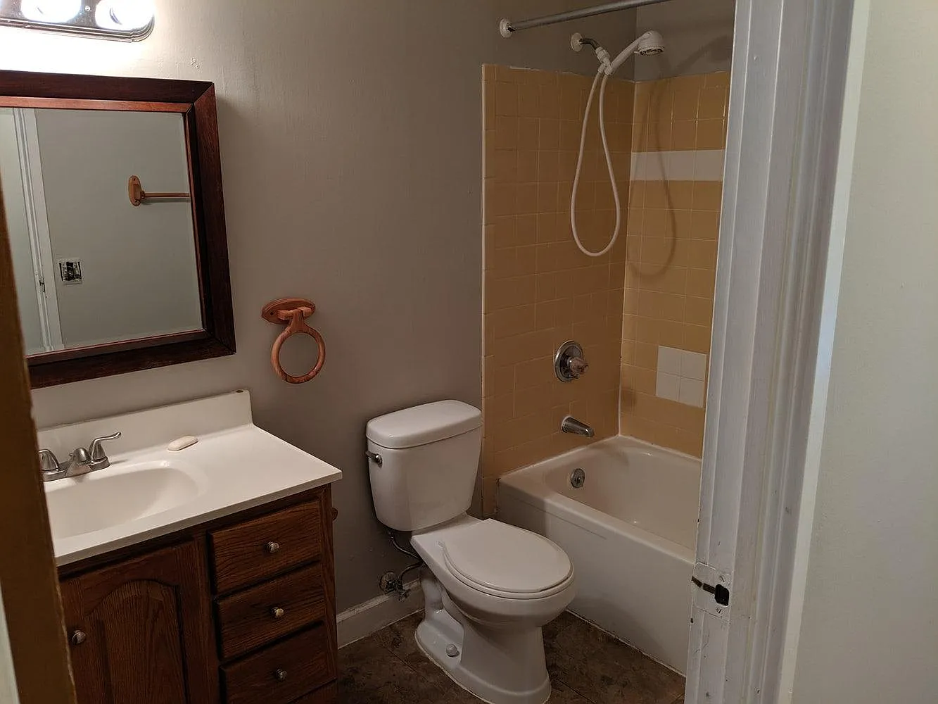 2 bed, 924 sqft, $1,400 — Photo 3