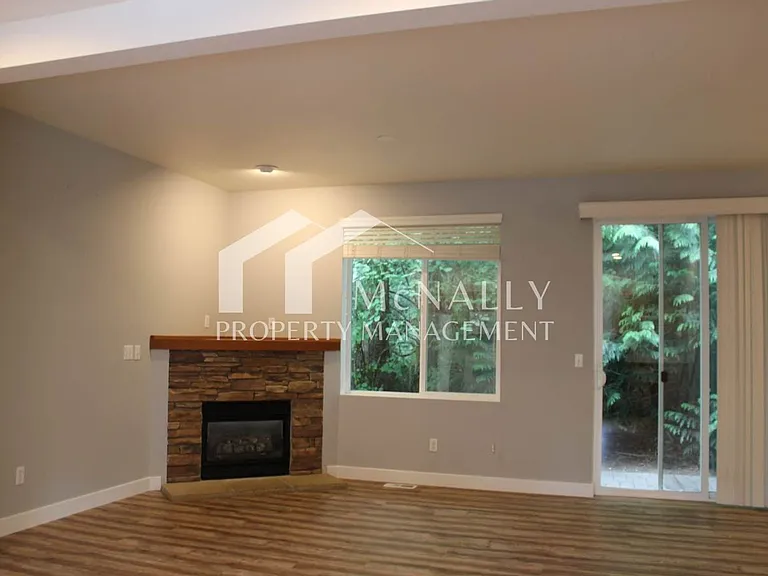7403 Larkspur Ct — Photo 5