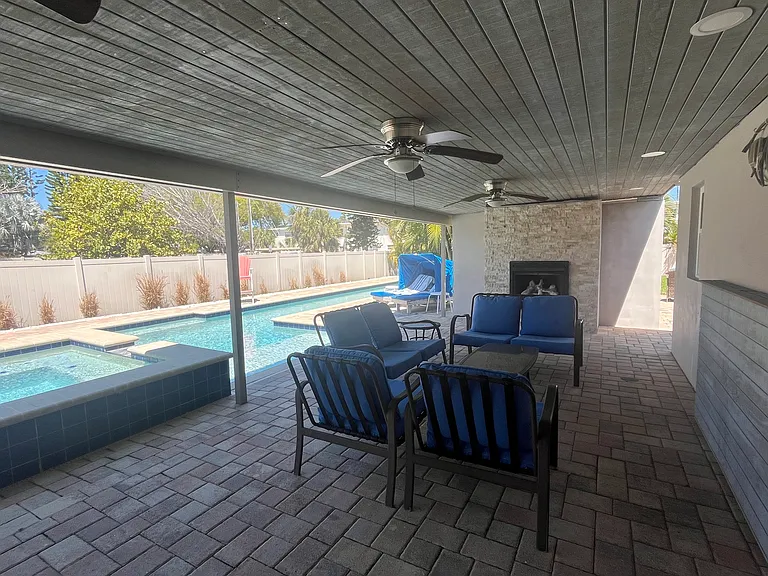 7039 Hibiscus Ave S — Photo 25