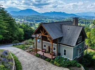 125 Harbour Heights Dr, Hayesville, NC 28904