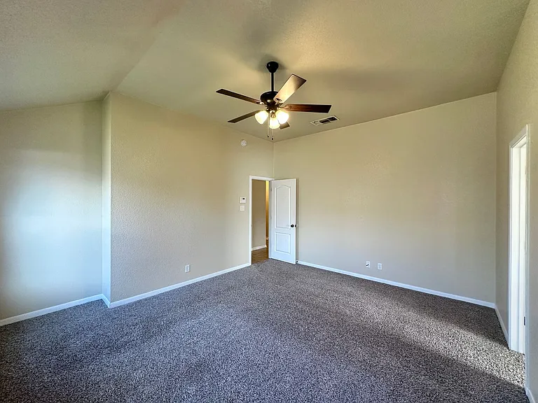 2601 Lavender Ln — Photo 20