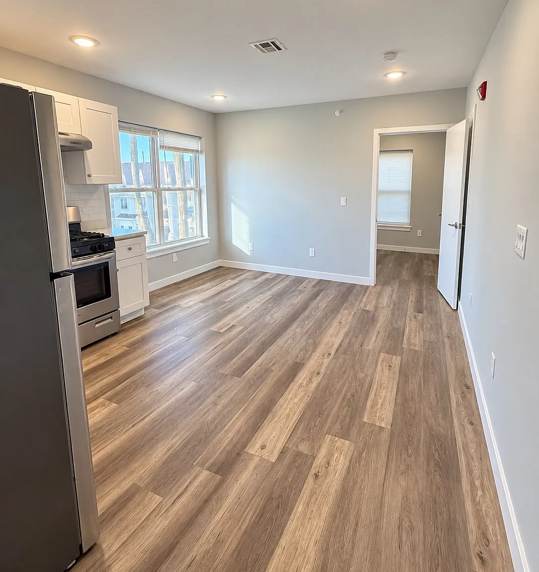 1 bed, $1,718 — Photo 2