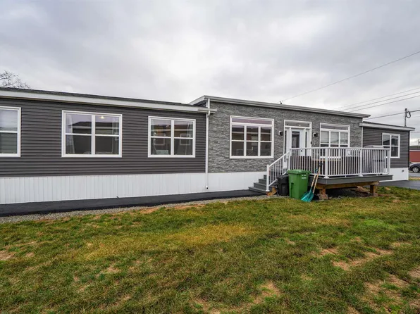 23 Halton Dr, Elmsdale, NS B2S 0L1