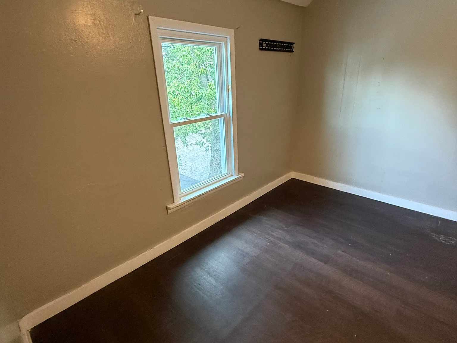 3 bed, 1600 sqft, $1,500 — Photo 4