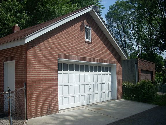 2 Car Detached Garage
