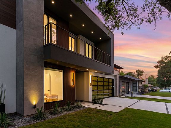 3rd image of 3722 Park Ln