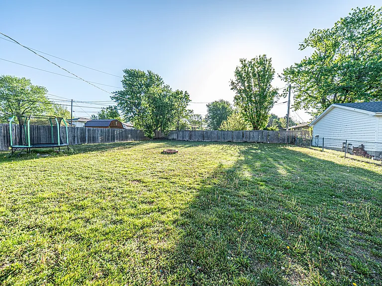 1429 Highland Dr — Photo 37