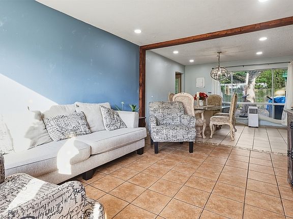 2nd image of 6207 Ivyhill Rd