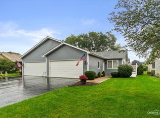 53 Silver Trl, North Aurora, IL 60542