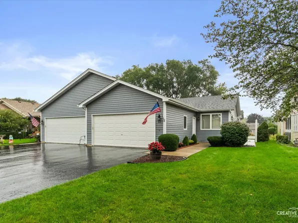 53 Silver Trl, North Aurora, IL 60542