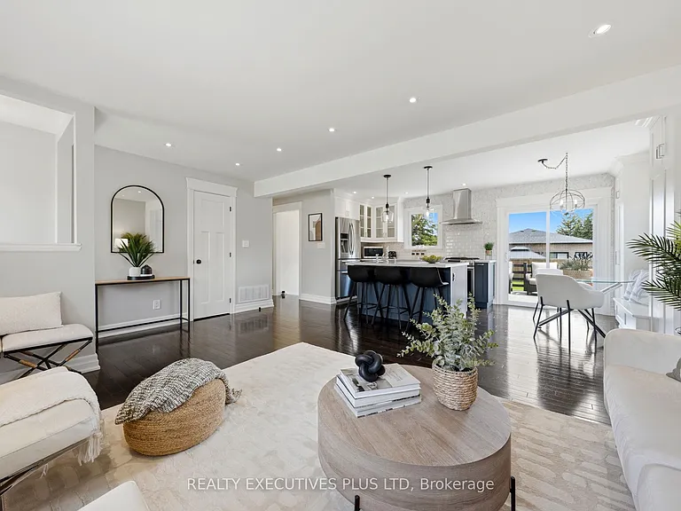 9 Hazelbury Dr — Photo 8