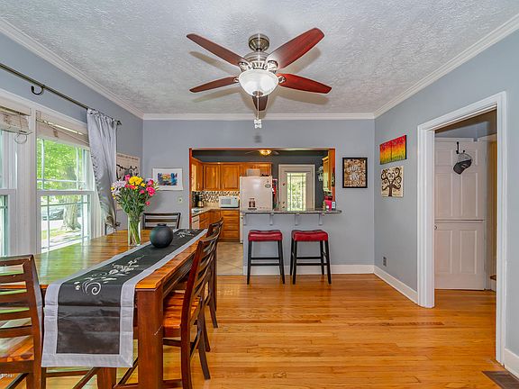 5th image of 2641 Whittier Ave