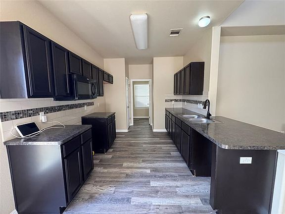 5th image of 15207 Verela Dr