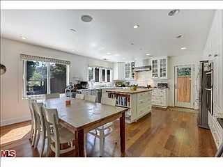 4th image of 2661 Carmar Dr