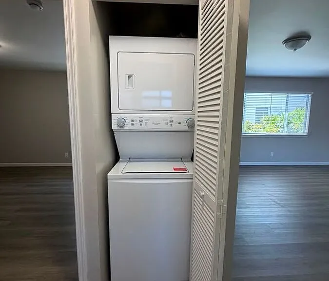 300 Warren Ave #2 — Photo 6