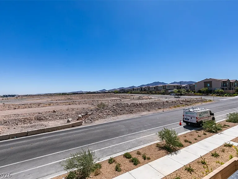 2498 Indigo Mountain St — Photo 43