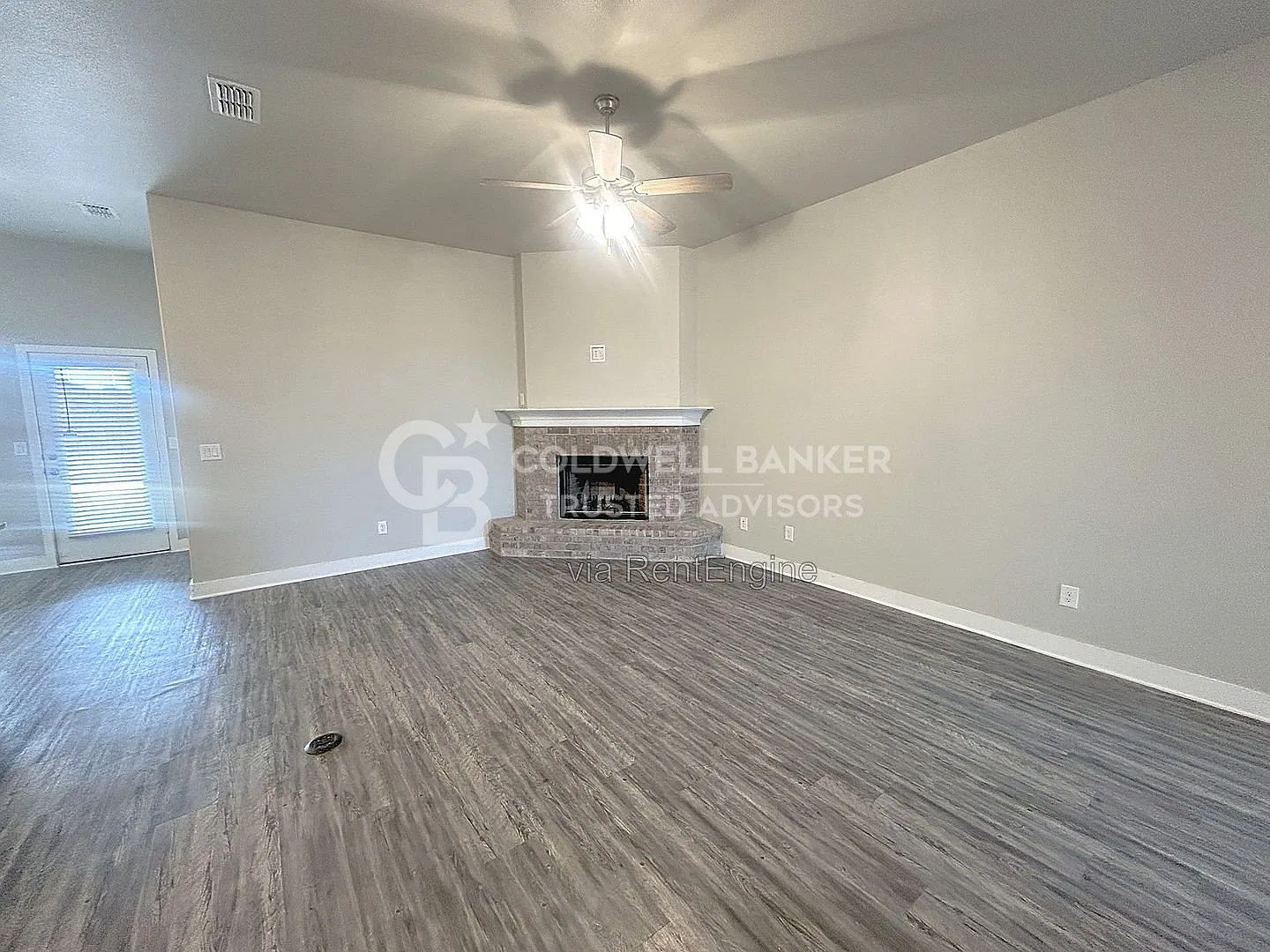 3 bed, 2.0 bath, 1667 sqft, $1,725 — Photo 3