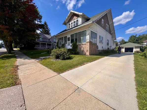 20 3rd Ave NE, Waukon, IA 52172