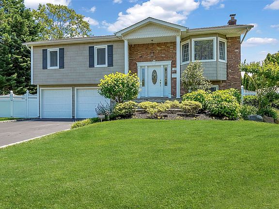 2nd image of 13 Carnegie Dr