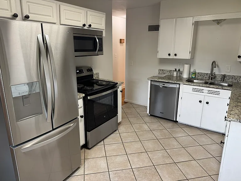 1601 Fox Dr — Photo 11
