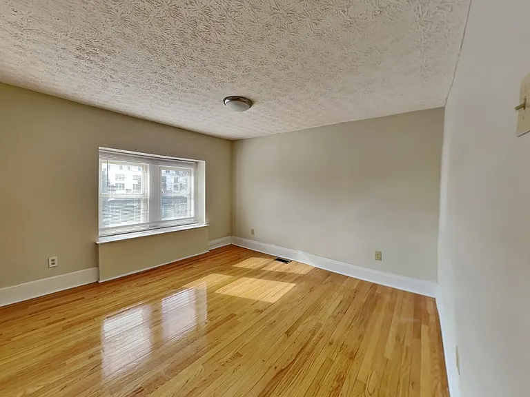 80 Euclid Ave — Photo 15