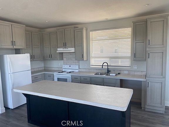 2nd image of 2920 Clark Rd #L-6