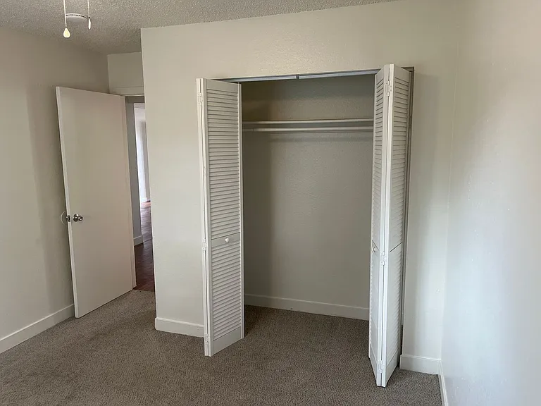 1221 Yarrow St — Photo 5