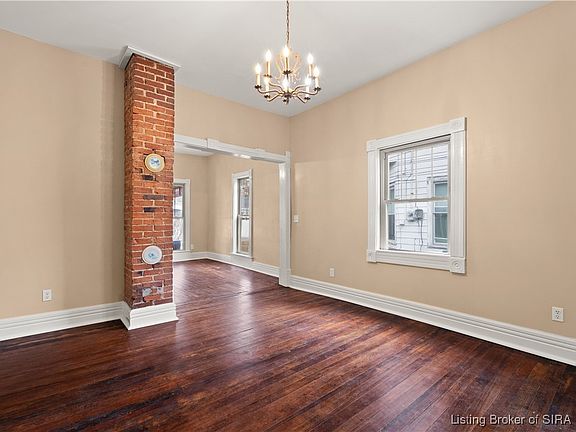 4th image of 427 E Chestnut Street
