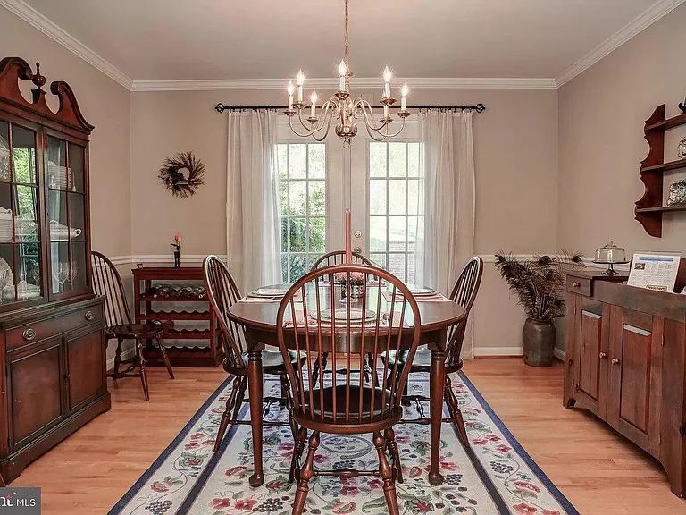 3124 Barnard Ct — Photo 5