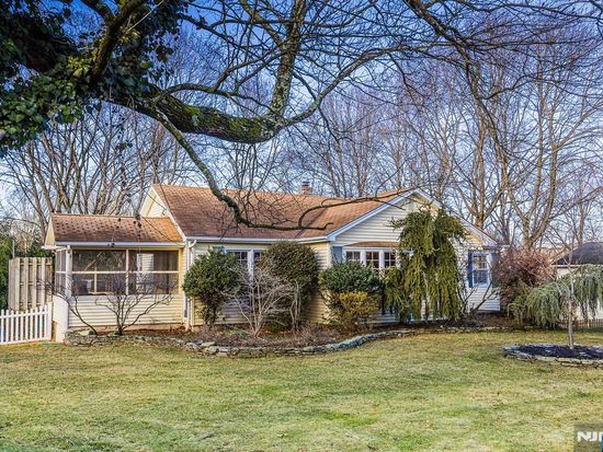 513 N Central Ave, Ramsey, NJ 07446
