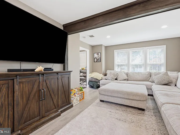 29 Palm Ln — Photo 8