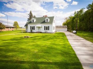 6204 Brown Rd, Oregon, OH 43616