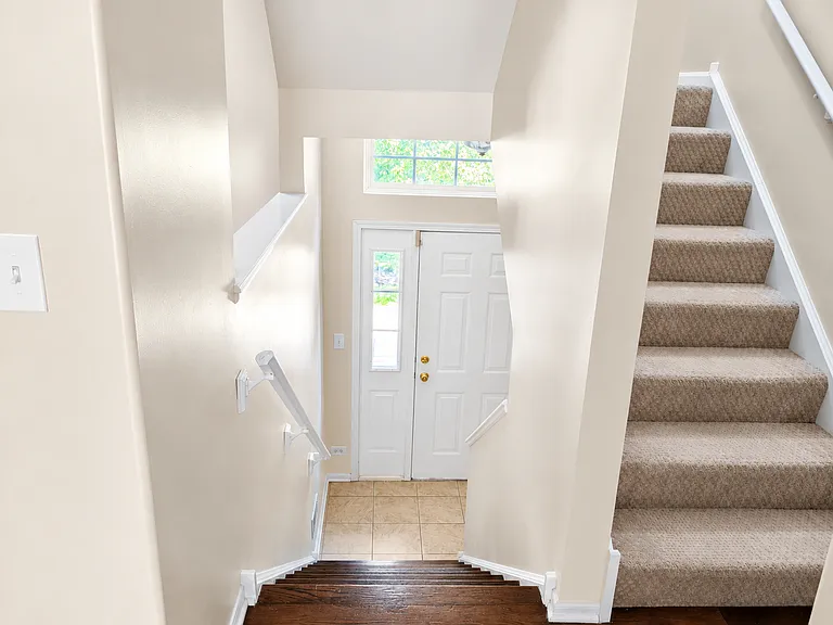 1787 Whirlaway Ct — Photo 3