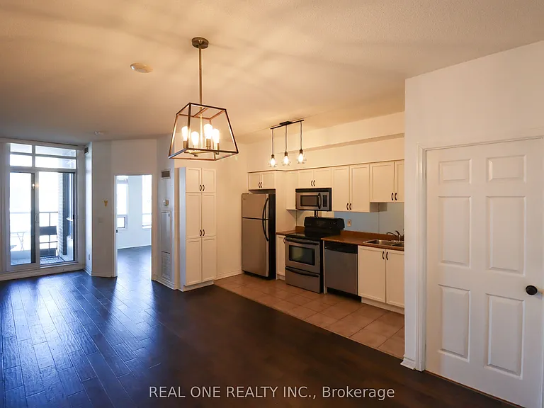 388 Prince Of Wales Dr #412 — Photo 8