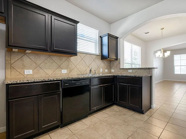 711 Katmai Cir — Photo 7
