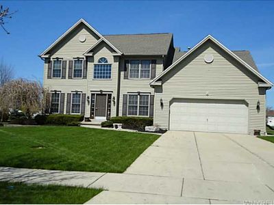 4 Sussex Ln, Lancaster, NY, 14086