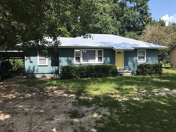 3rd image of 120 Dreamland St