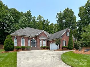 11646 Hidden Forest Ln, Davidson, NC 28036
