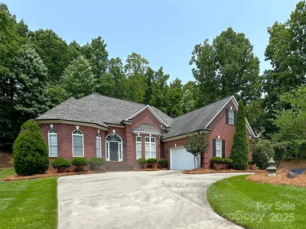 11646 Hidden Forest Ln, Davidson, NC 28036