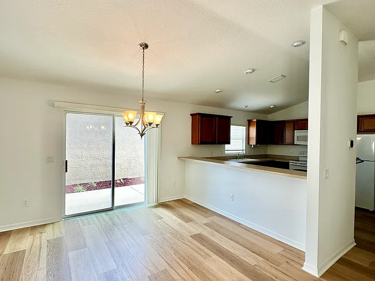 2079 Hydrangea Ave — Photo 10