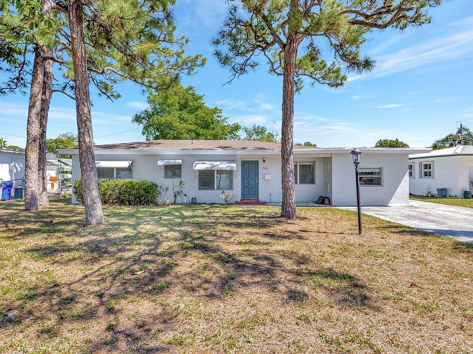 1st image of 810 SE 1st Avenue
