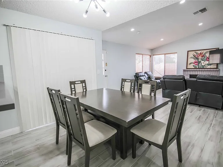 7399 Topeka Dr — Photo 8