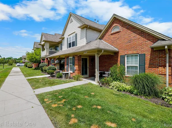 21595 Majestic Dr, Trenton, MI 48183