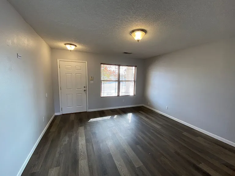 5419 White Reserve Ave SW — Photo 3
