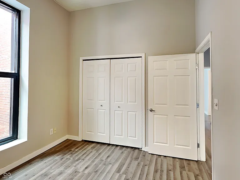 114 S Meridian St #C — Photo 16